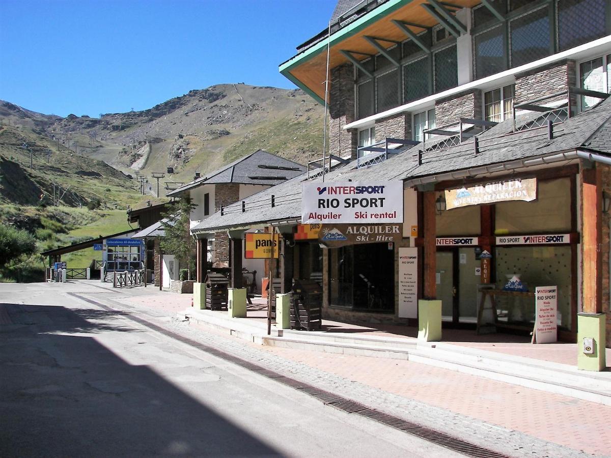Todosierranevada Zona Baja -Plaza Principal-Junto A Los Telecabinas Sierra Nevada Exterior photo